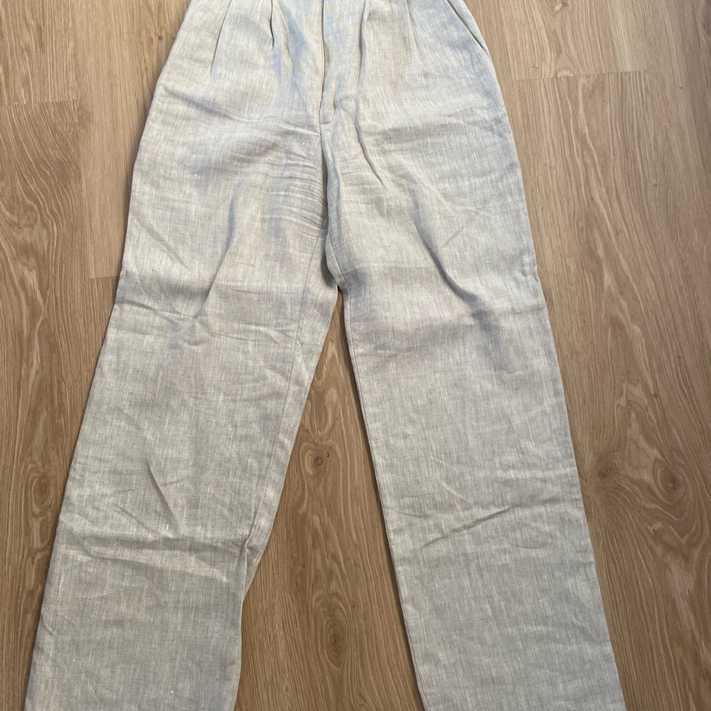 Reformation Vesta Pant. Size 0P. Perfect condition. On website for $253 CAD - Picture 2 of 3